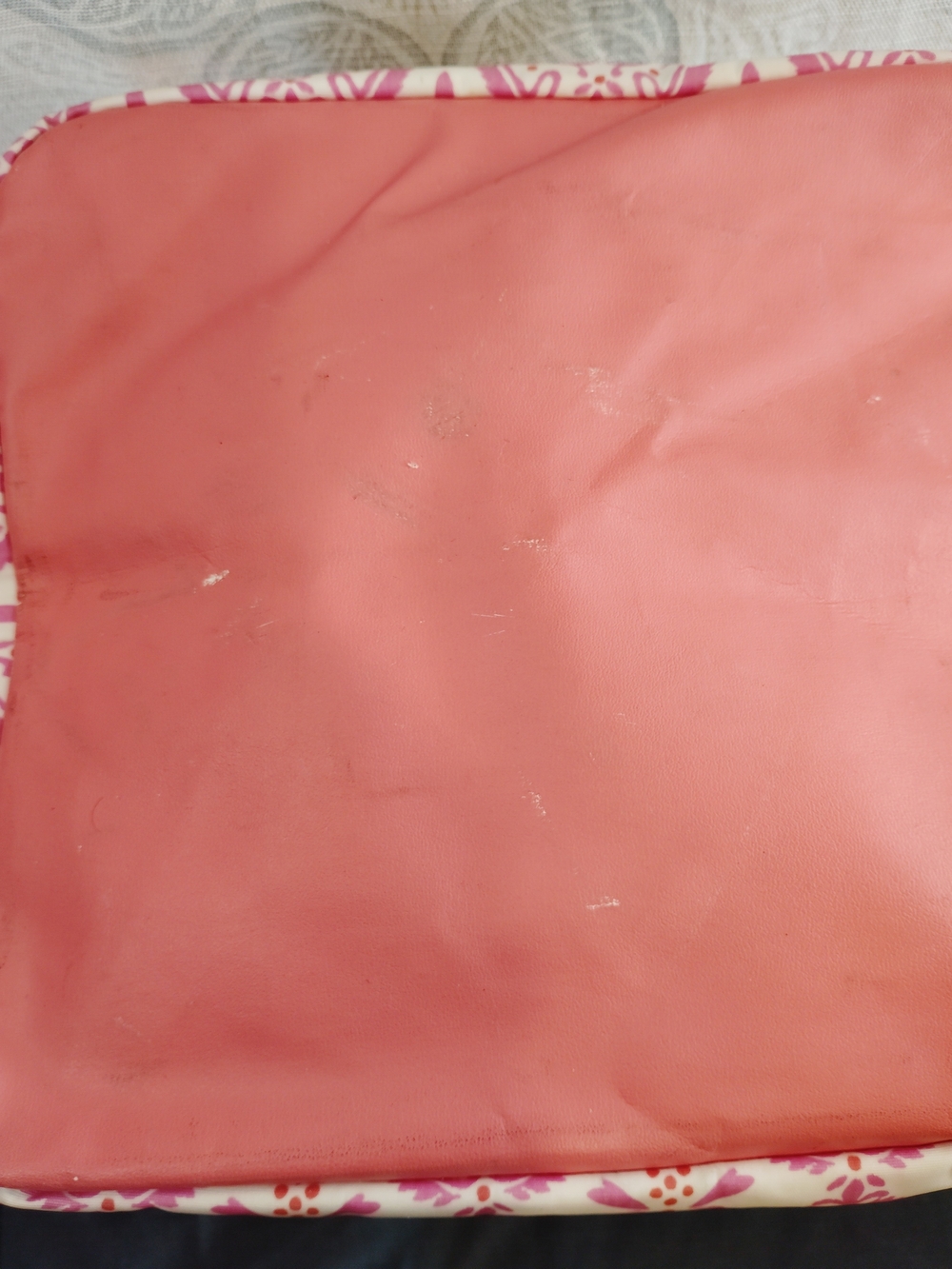 Scout Pink and Cream Patterned Shoulder Tote with Black Straps - Picture 7 of 8